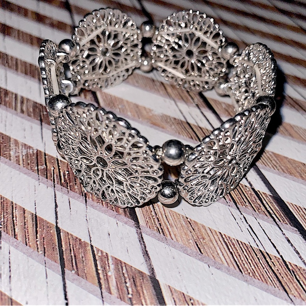 Silver Design Elastic Bracelet Bangle